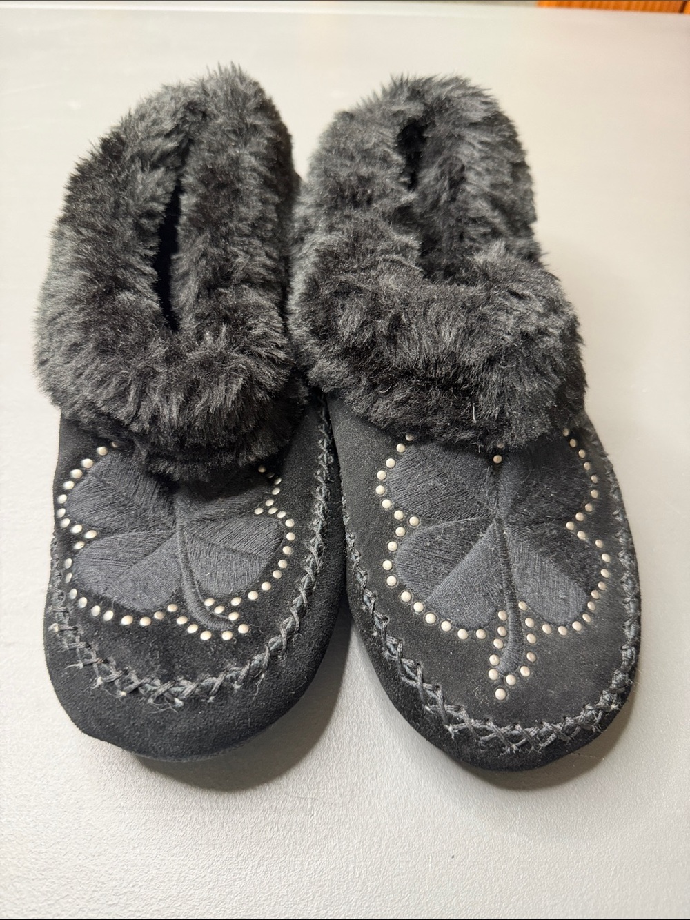 Lucky Brand Faux Fur Black Women's Slip-On Moccasin Slippers. Size: 7